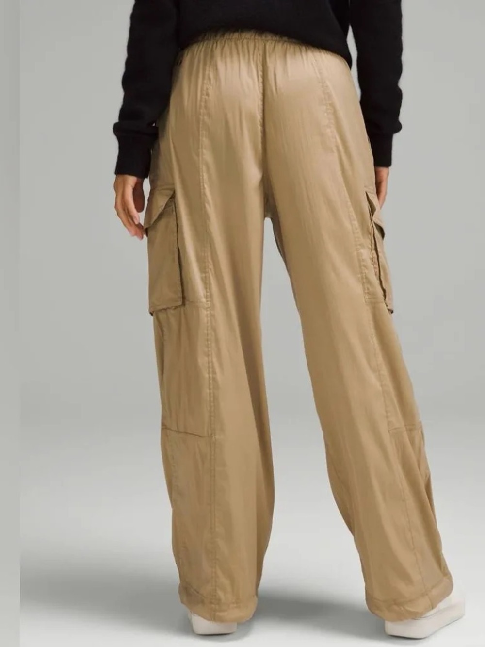 lululemon athletica Wide-Leg Cargo Pants in Khaki - Picture 2 of 6